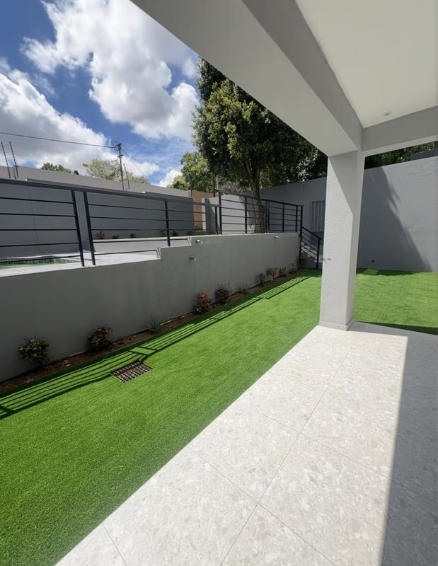 To Let 5 Bedroom Property for Rent in Hyde Park Gauteng