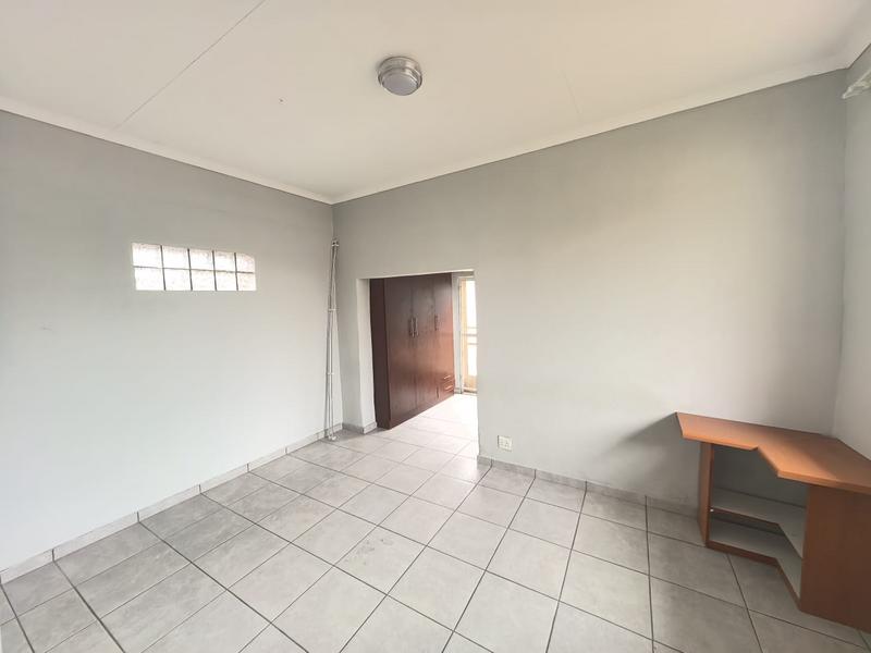 To Let 1 Bedroom Property for Rent in Edenvale Gauteng