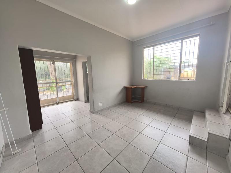 To Let 1 Bedroom Property for Rent in Edenvale Gauteng