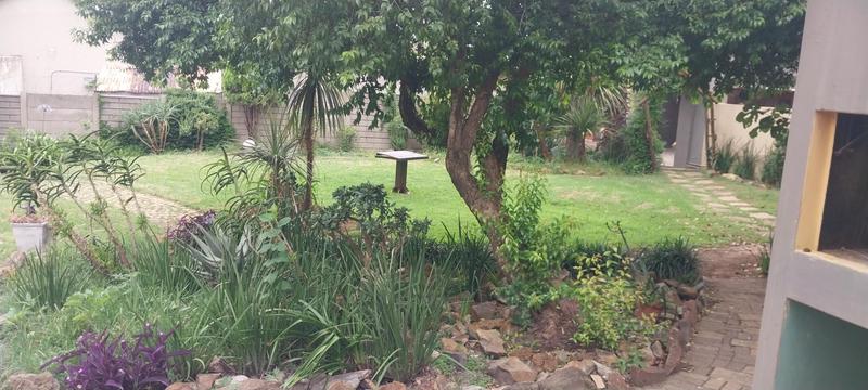 To Let 1 Bedroom Property for Rent in Edenvale Gauteng