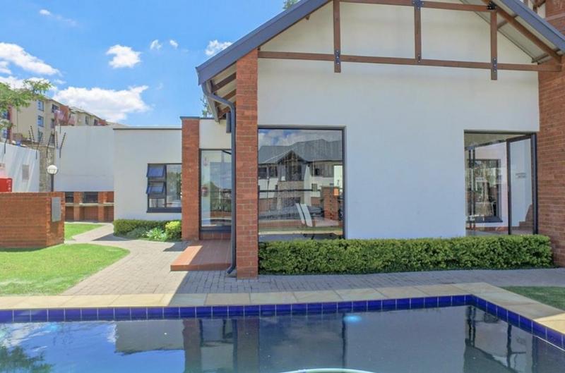 1 Bedroom Property for Sale in Oakdene Gauteng