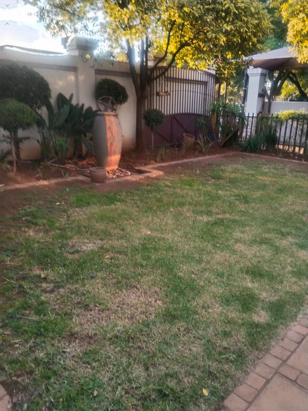To Let 4 Bedroom Property for Rent in Sunnyridge Gauteng