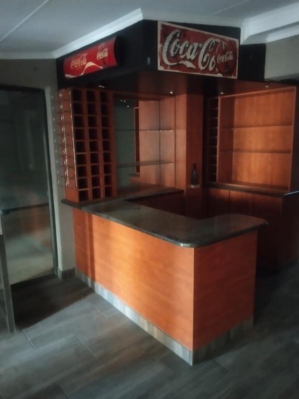 To Let 4 Bedroom Property for Rent in Sunnyridge Gauteng