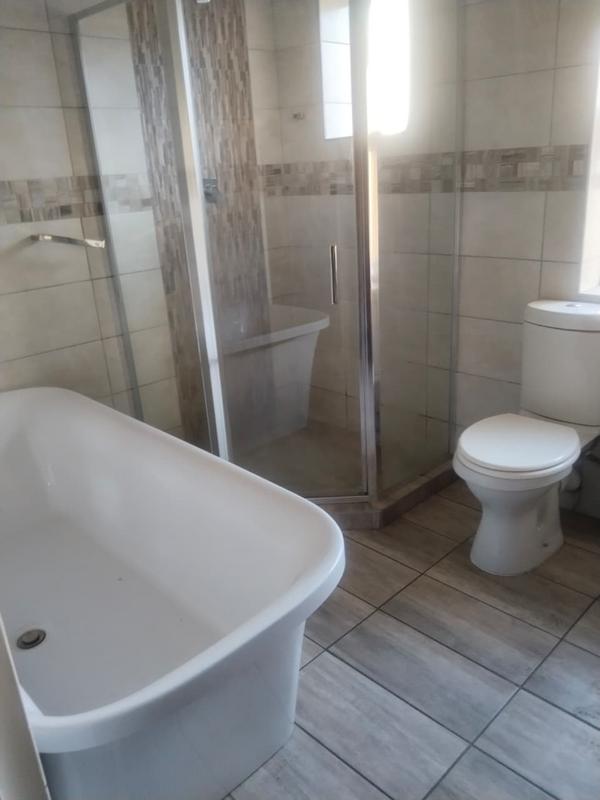 To Let 4 Bedroom Property for Rent in Sunnyridge Gauteng