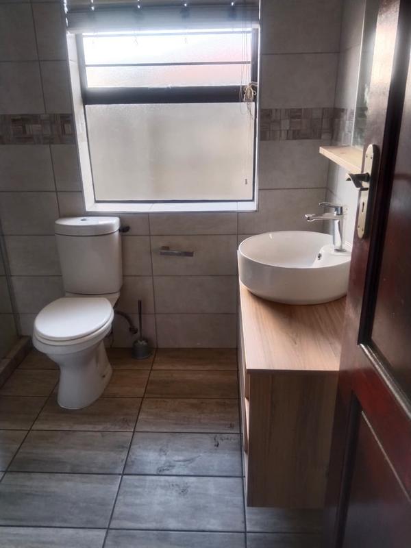 To Let 4 Bedroom Property for Rent in Sunnyridge Gauteng