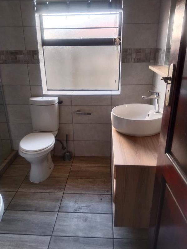To Let 4 Bedroom Property for Rent in Sunnyridge Gauteng