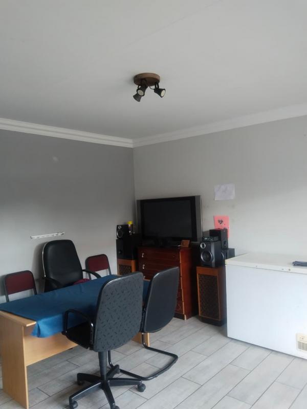 To Let 2 Bedroom Property for Rent in Sunnyridge Gauteng