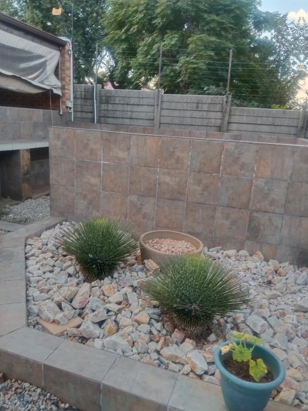 To Let 2 Bedroom Property for Rent in Sunnyridge Gauteng