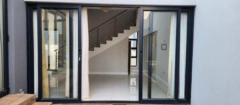 2 Bedroom Property for Sale in Waterfall Gauteng