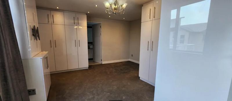 2 Bedroom Property for Sale in Waterfall Gauteng