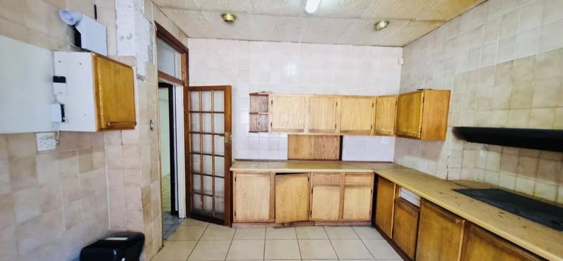 7 Bedroom Property for Sale in Kensington Gauteng