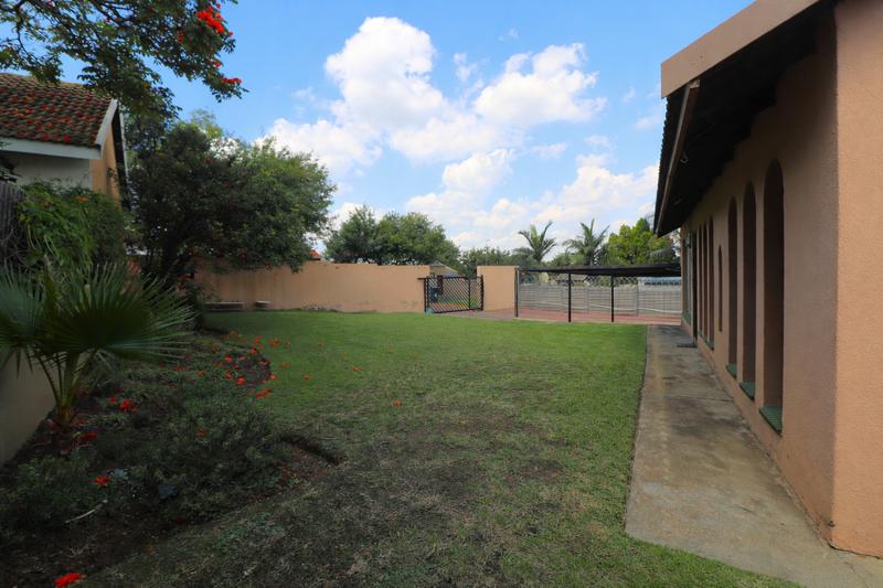 2 Bedroom Property for Sale in Sharonlea Gauteng