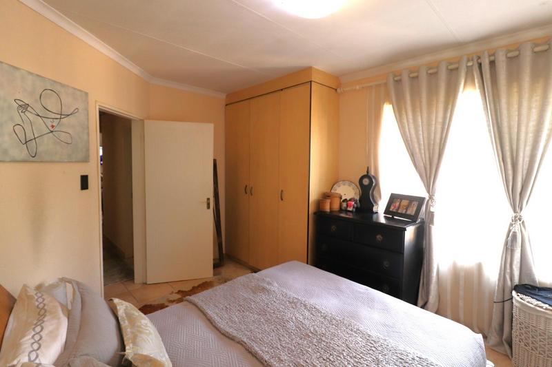 3 Bedroom Property for Sale in Waterford Estates Gauteng