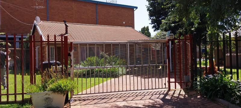 2 Bedroom Property for Sale in Bardene Gauteng