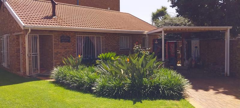 2 Bedroom Property for Sale in Bardene Gauteng