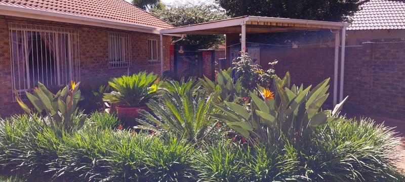 2 Bedroom Property for Sale in Bardene Gauteng