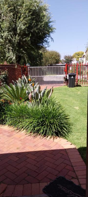 2 Bedroom Property for Sale in Bardene Gauteng