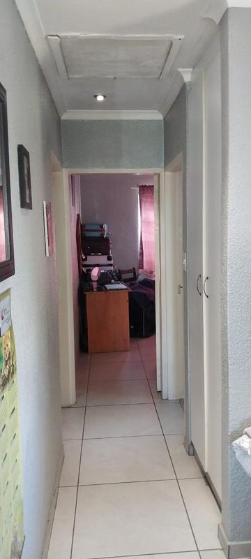 2 Bedroom Property for Sale in Bardene Gauteng