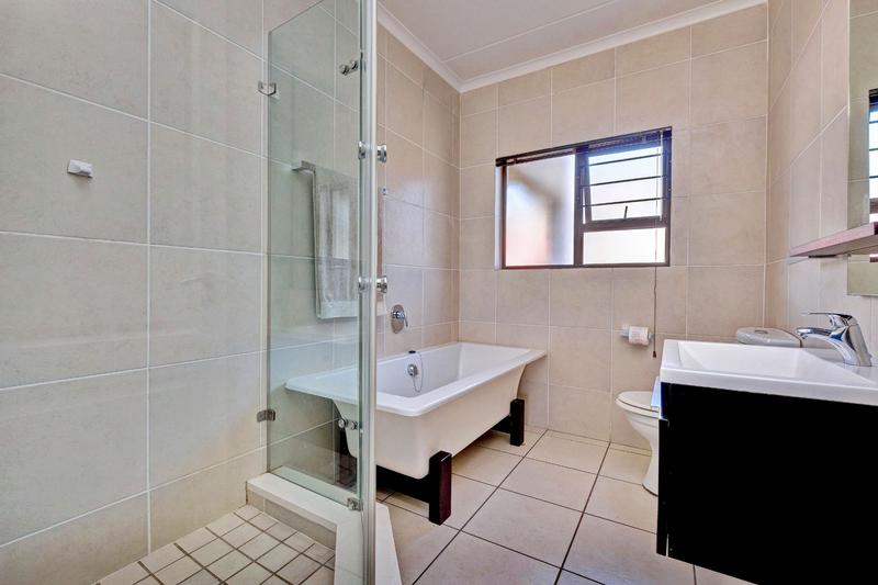 2 Bedroom Property for Sale in Noordwyk Gauteng