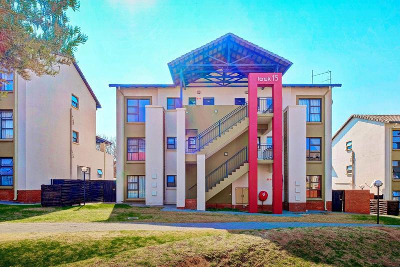 2 Bedroom Property for Sale in Noordwyk Gauteng