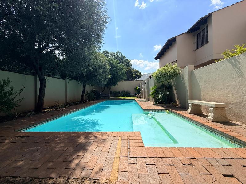 To Let 3 Bedroom Property for Rent in Sandown Gauteng