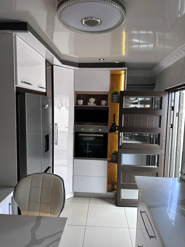 3 Bedroom Property for Sale in Dawn Park Gauteng