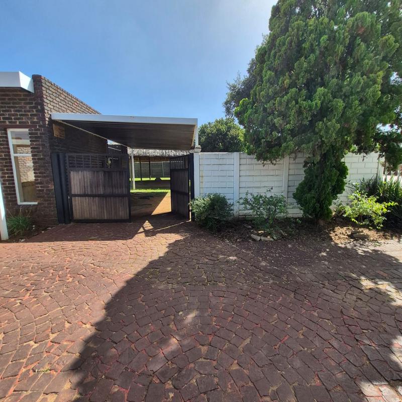 3 Bedroom Property for Sale in Sunward Park Gauteng