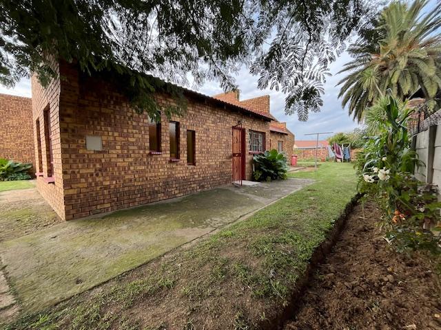3 Bedroom Property for Sale in Windmill Park Gauteng