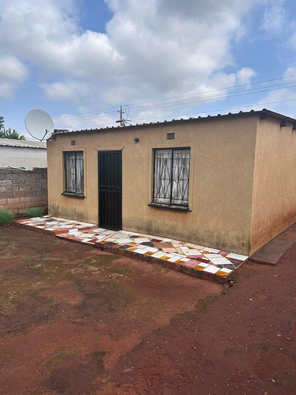 2 Bedroom Property for Sale in Zonkezizwe Gauteng