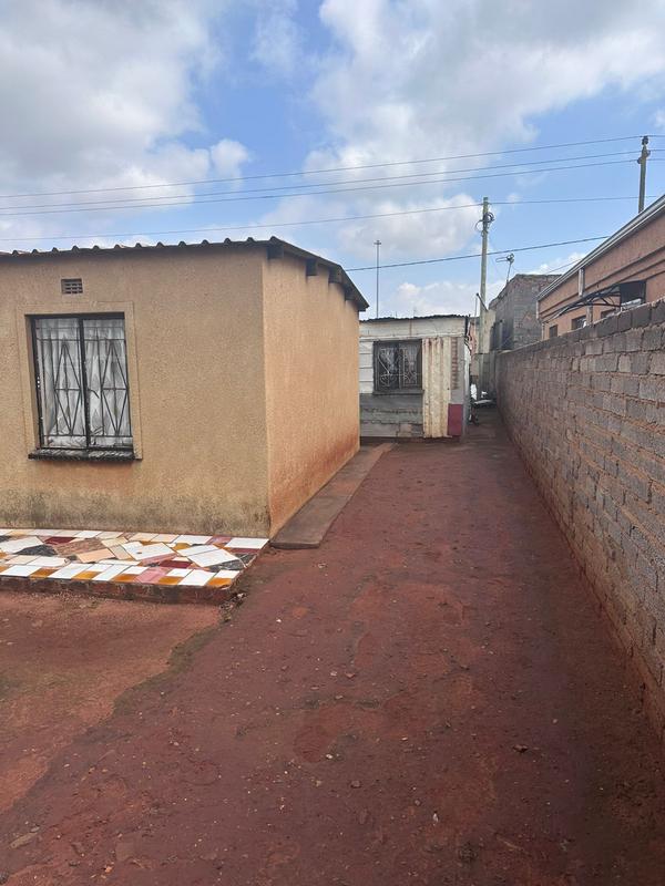 2 Bedroom Property for Sale in Zonkezizwe Gauteng