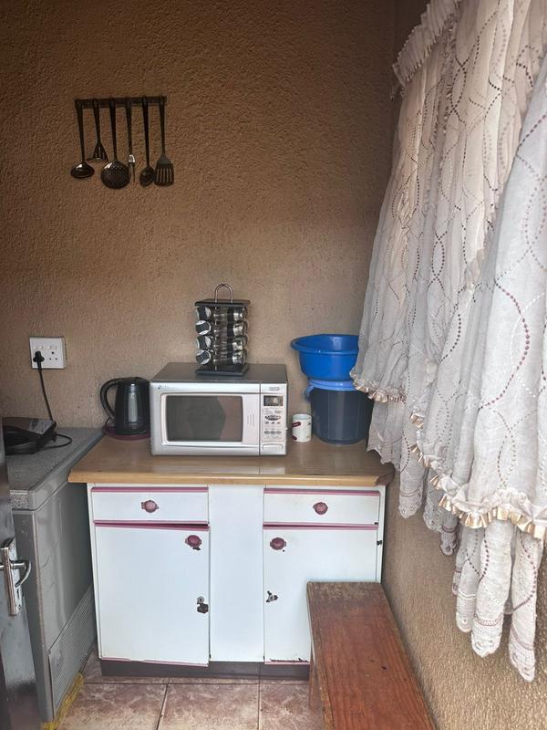 2 Bedroom Property for Sale in Zonkezizwe Gauteng