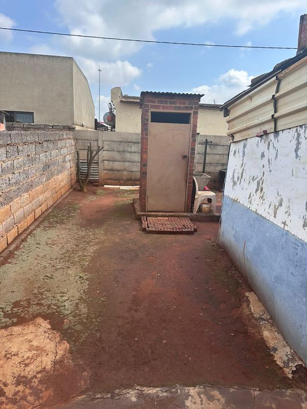 2 Bedroom Property for Sale in Zonkezizwe Gauteng