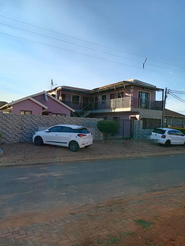 10 Bedroom Property for Sale in Protea Glen Gauteng