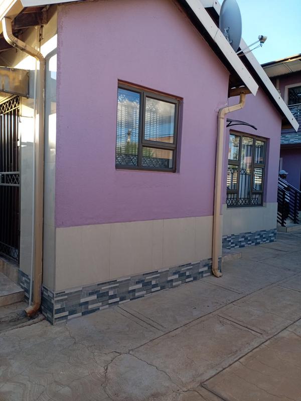10 Bedroom Property for Sale in Protea Glen Gauteng