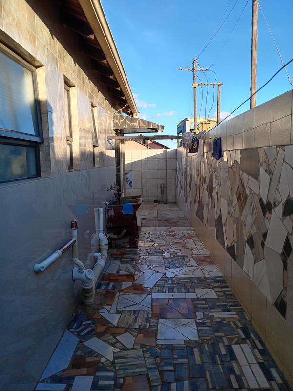 10 Bedroom Property for Sale in Protea Glen Gauteng