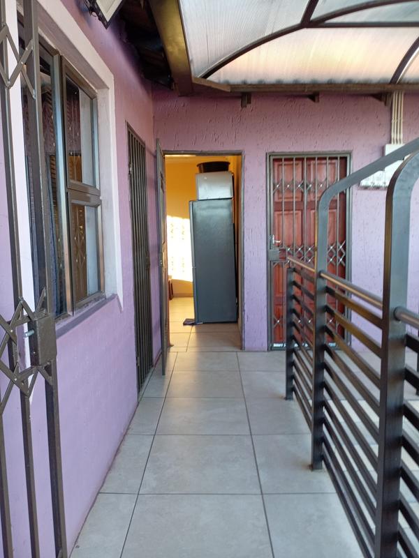 10 Bedroom Property for Sale in Protea Glen Gauteng