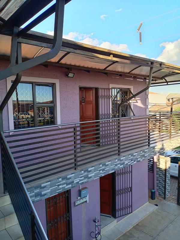 10 Bedroom Property for Sale in Protea Glen Gauteng