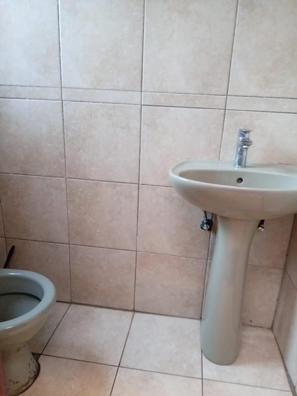 10 Bedroom Property for Sale in Protea Glen Gauteng