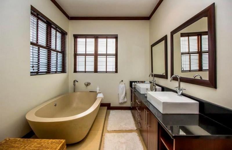 3 Bedroom Property for Sale in Waterkloof Ridge Gauteng