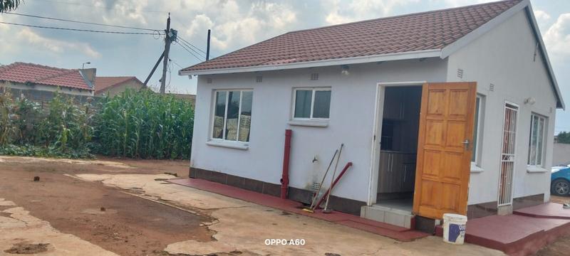 2 Bedroom Property for Sale in Moseleke Gauteng
