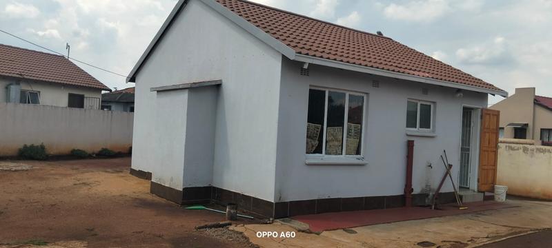 2 Bedroom Property for Sale in Moseleke Gauteng