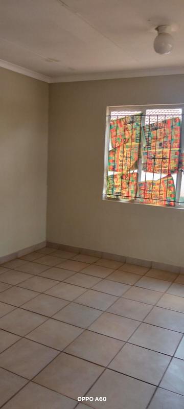 2 Bedroom Property for Sale in Moseleke Gauteng