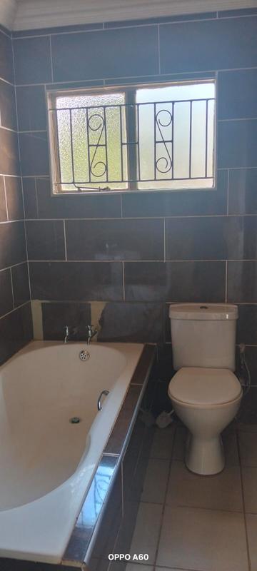2 Bedroom Property for Sale in Moseleke Gauteng