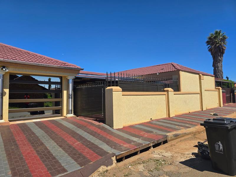 3 Bedroom Property for Sale in Siluma View Gauteng