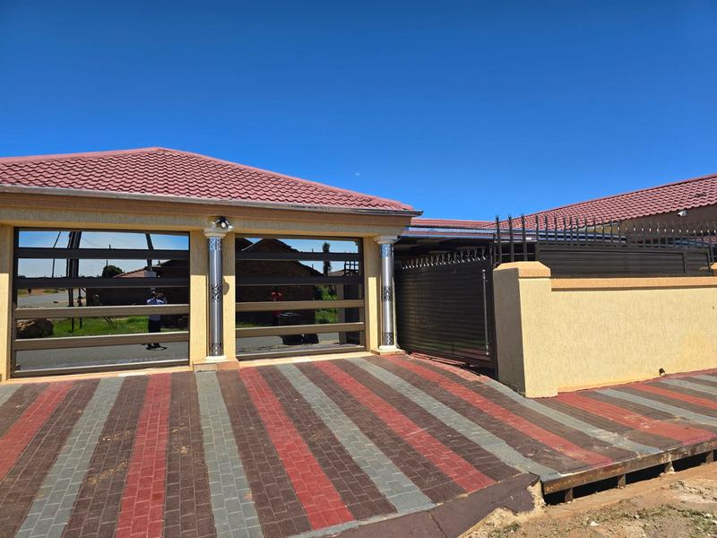3 Bedroom Property for Sale in Siluma View Gauteng