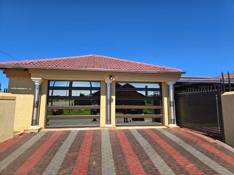 3 Bedroom Property for Sale in Siluma View Gauteng