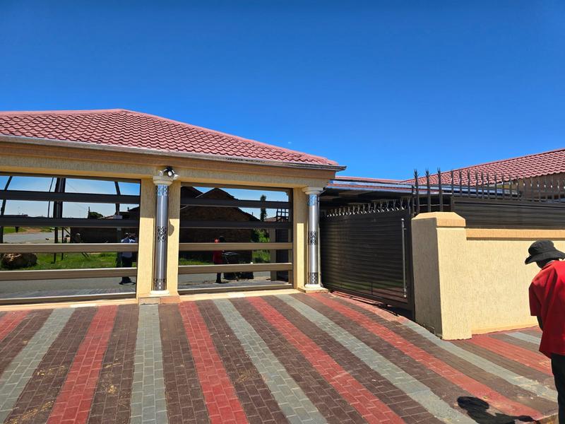 3 Bedroom Property for Sale in Siluma View Gauteng
