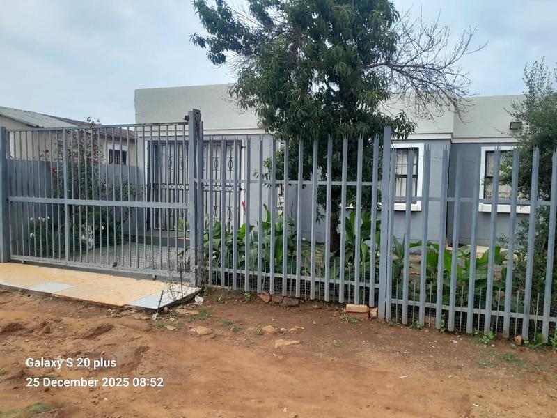 2 Bedroom Property for Sale in Zonkezizwe Gauteng