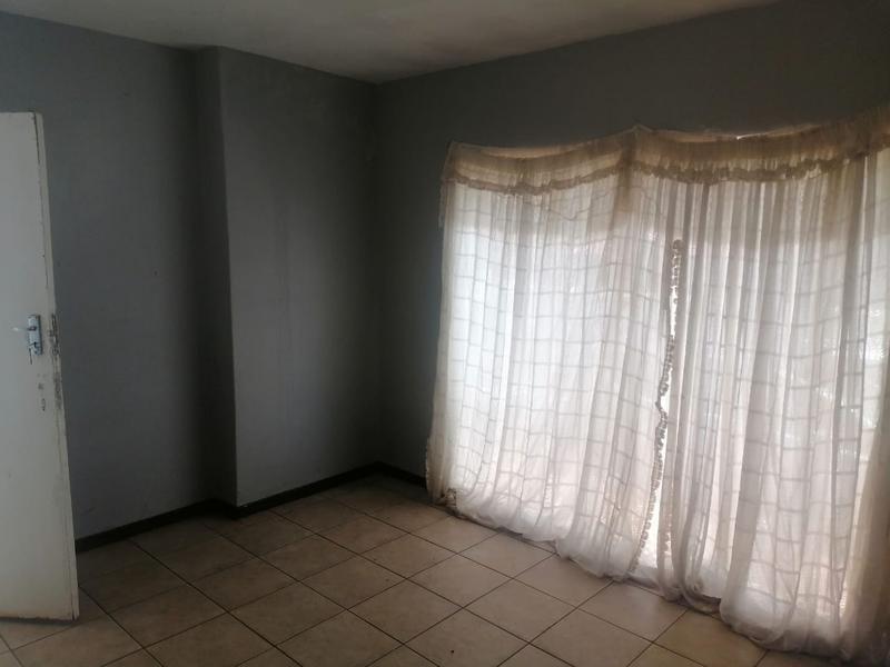 4 Bedroom Property for Sale in Rosettenville Gauteng