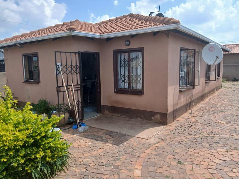3 Bedroom Property for Sale in Protea Glen Gauteng